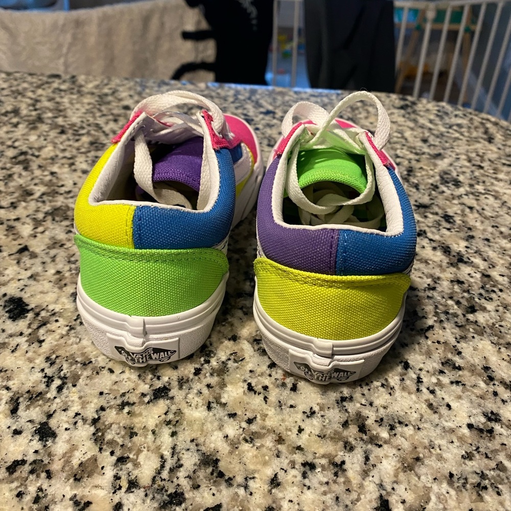 Colorful Vans - Picture 4 of 7
